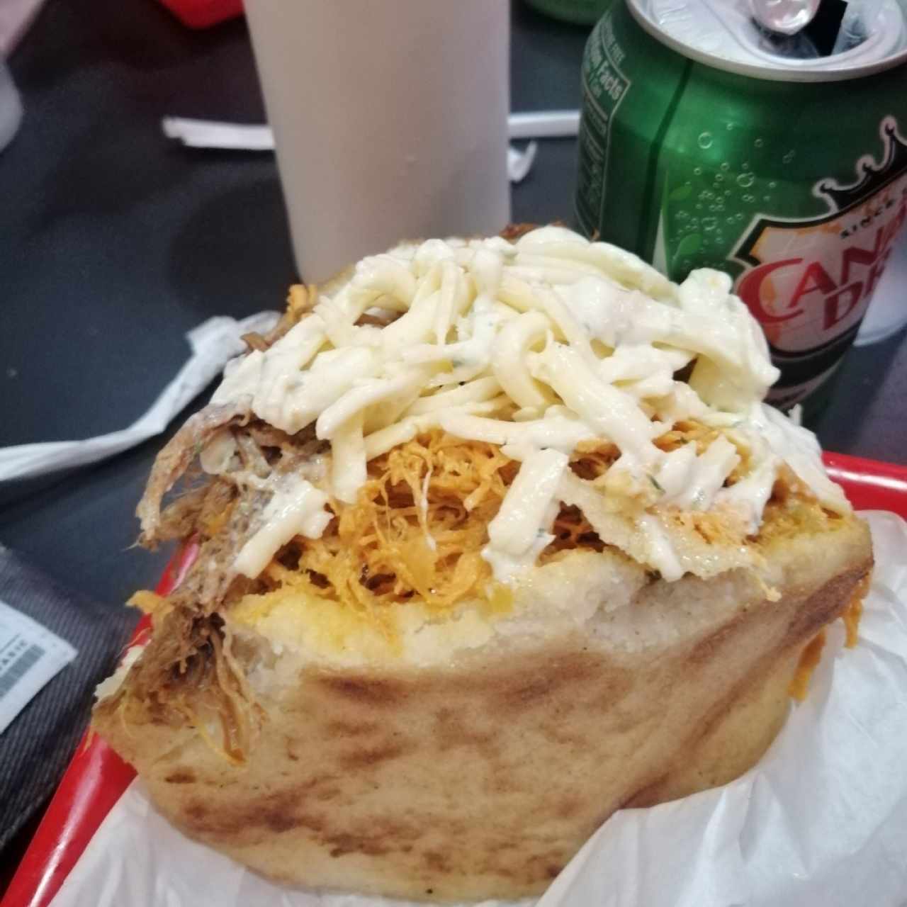 Arepa dos carnes