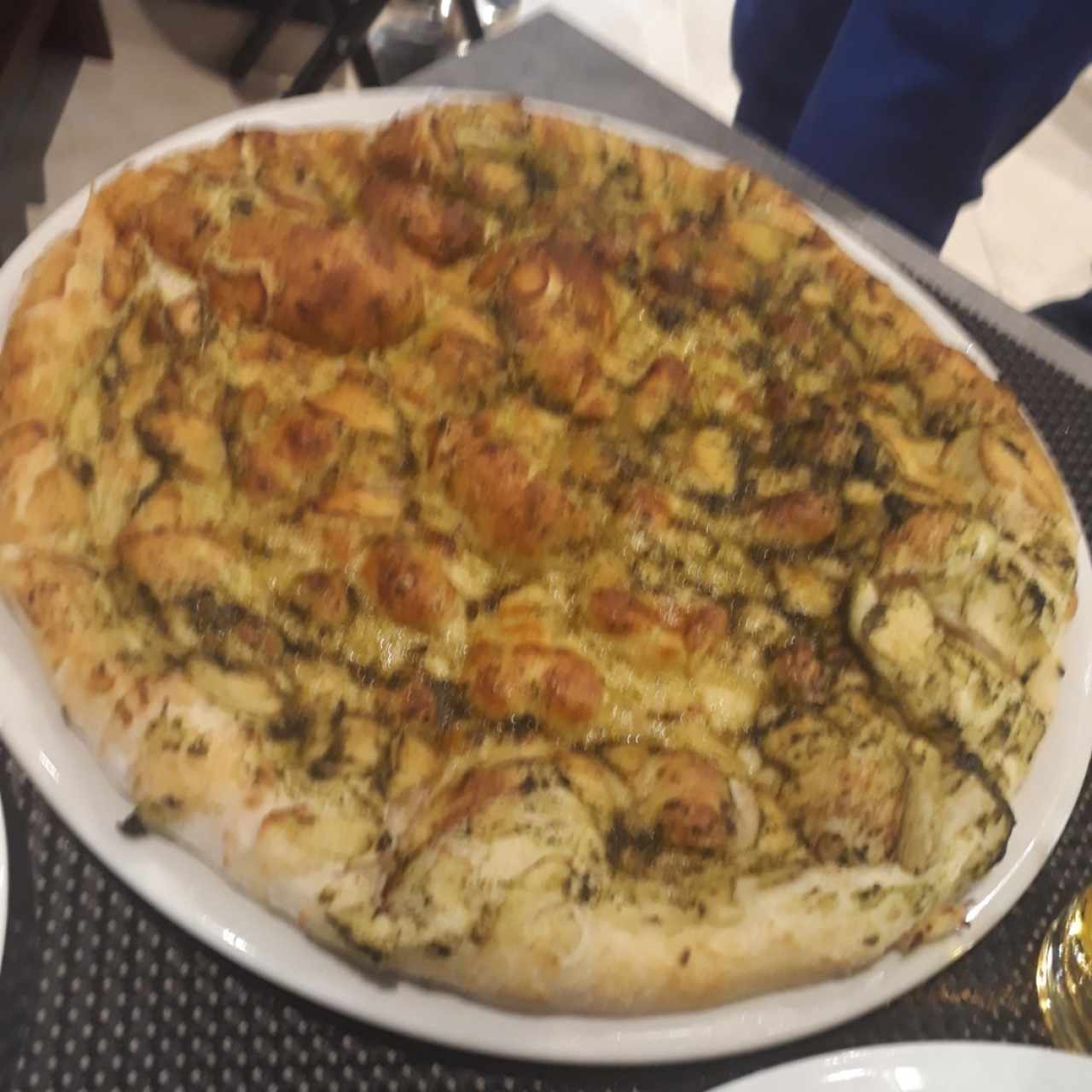 focaccia al pesto