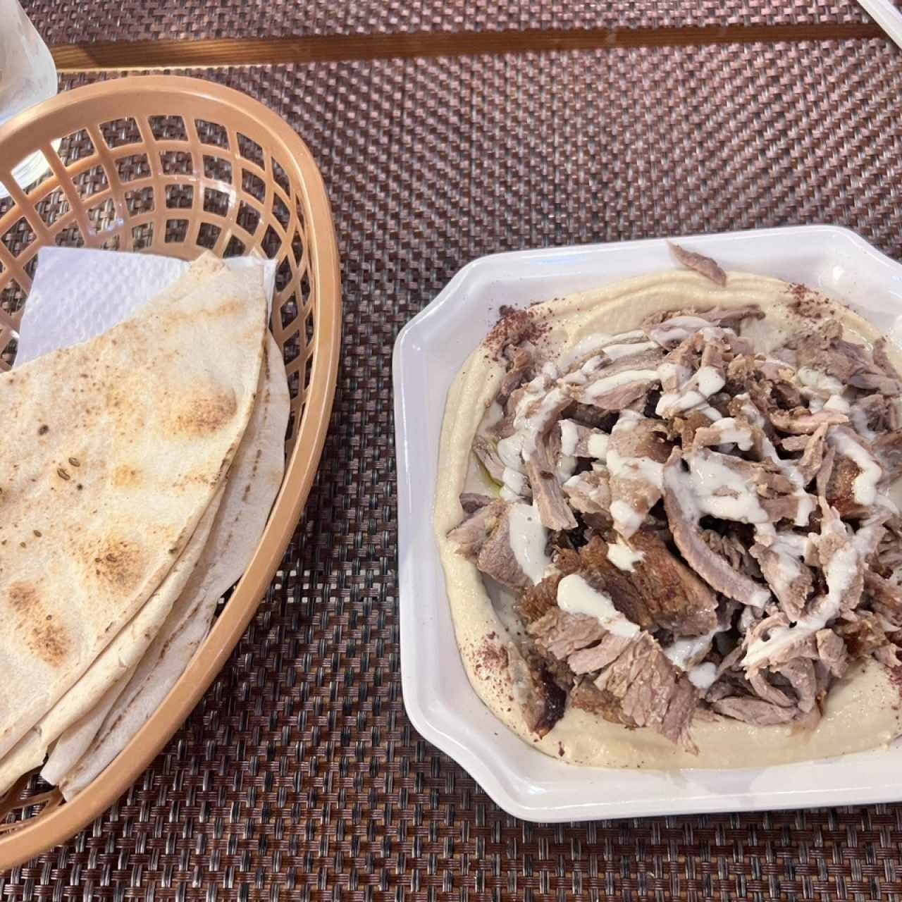 Porciones - Hummus con Carne