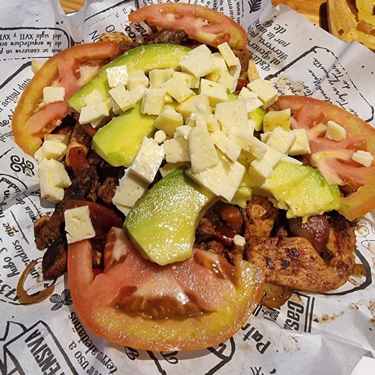 Platos Especiales - Picada Casco Burger