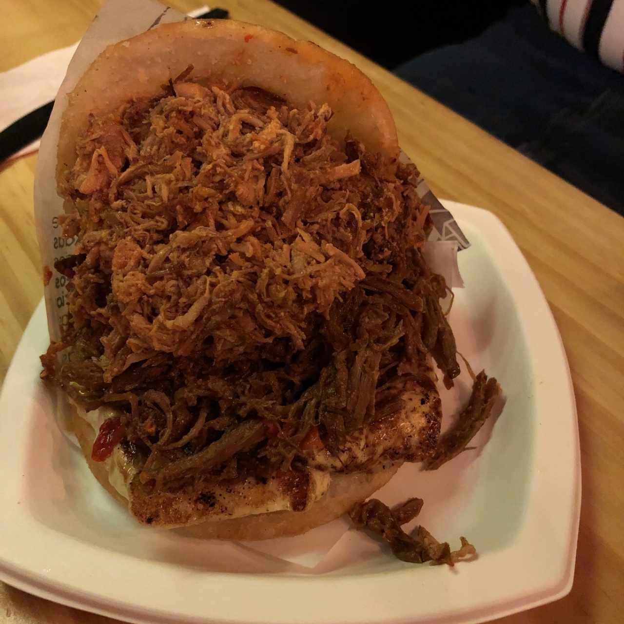 arepa carne pollo y ropa vieja + queso