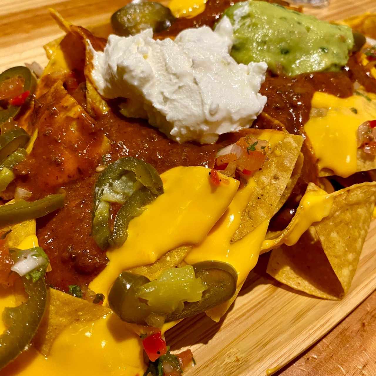 Platos Especiales - Nachos Casco Burger