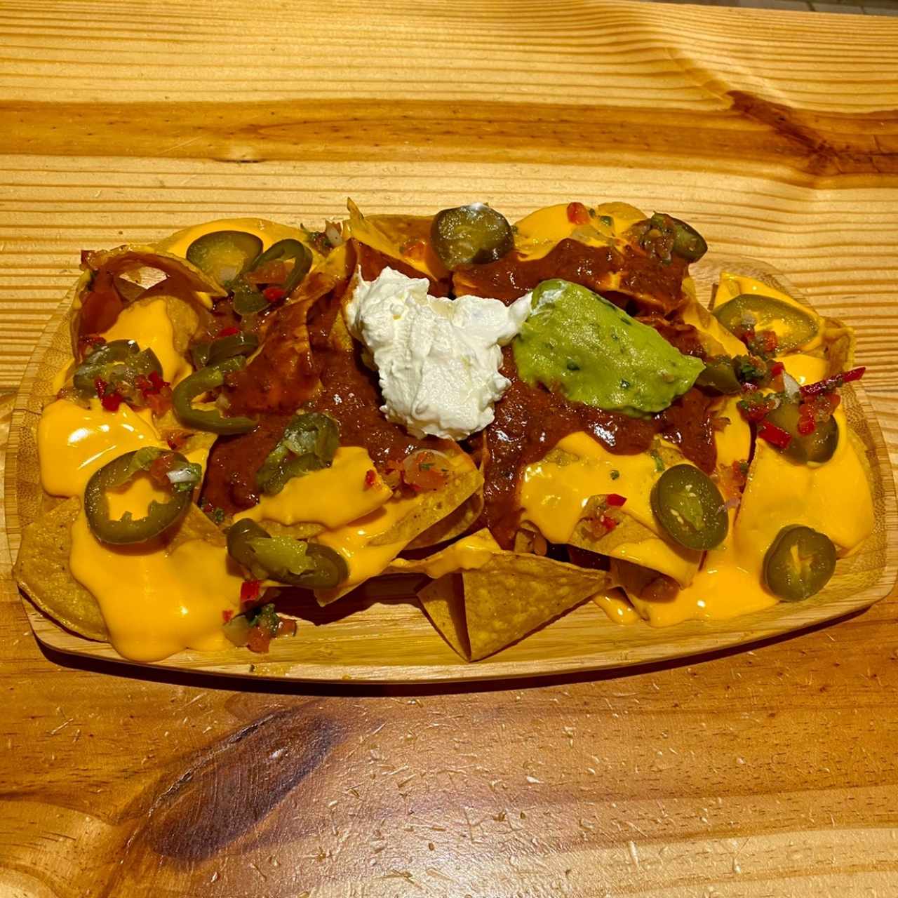 Platos Especiales - Nachos Casco Burger