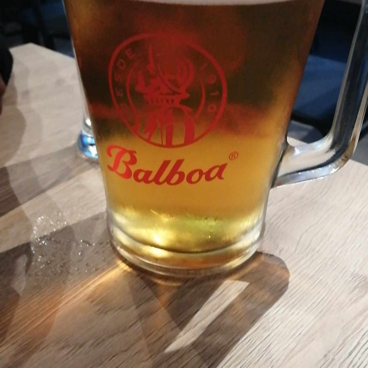 Jarra de cerveza Balboa bien fria