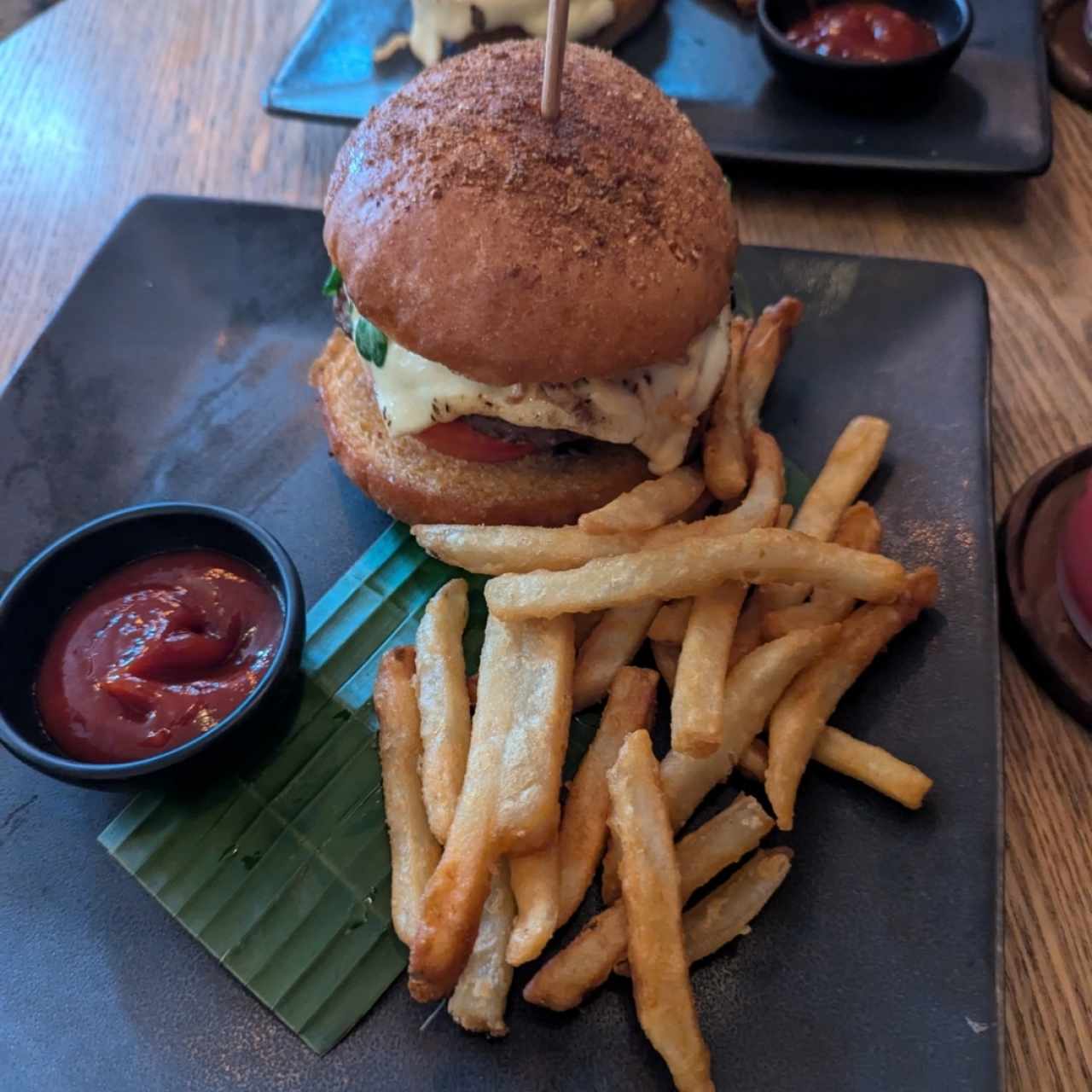 Platos Grandes - HAMBURGUESA SHAKA