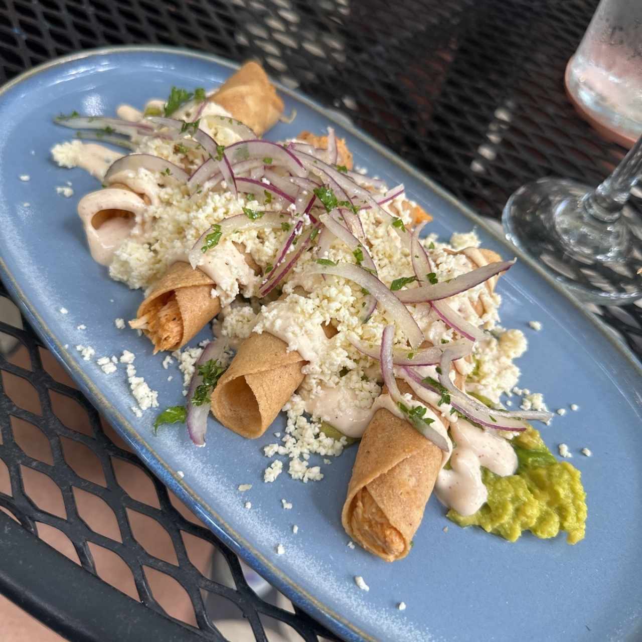 Flautas de pollo