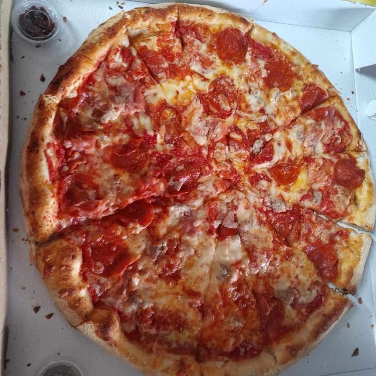 Pizza Carnívora de 16”