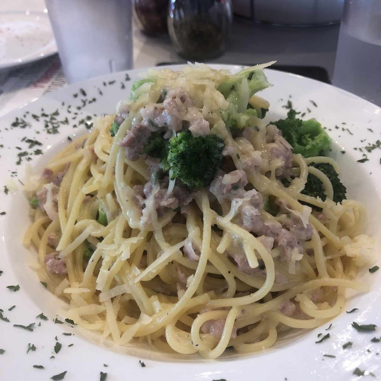 Spaguetti de chorizo italiano y brocoli 