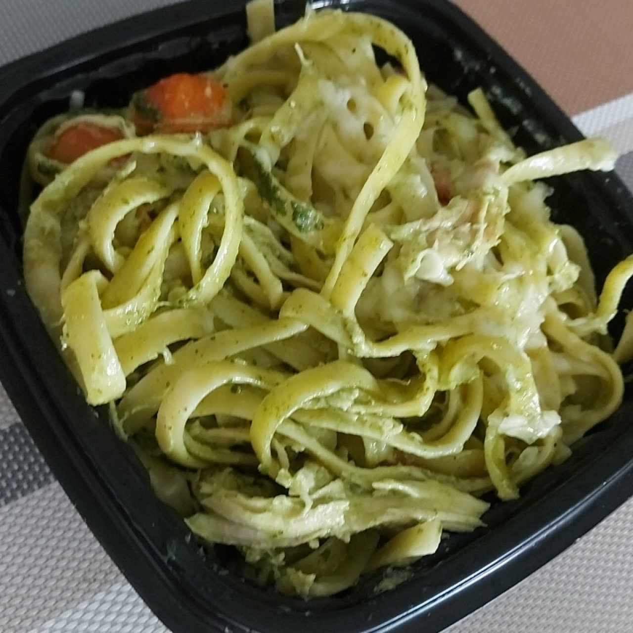 Pastas - Pesto y Pollo