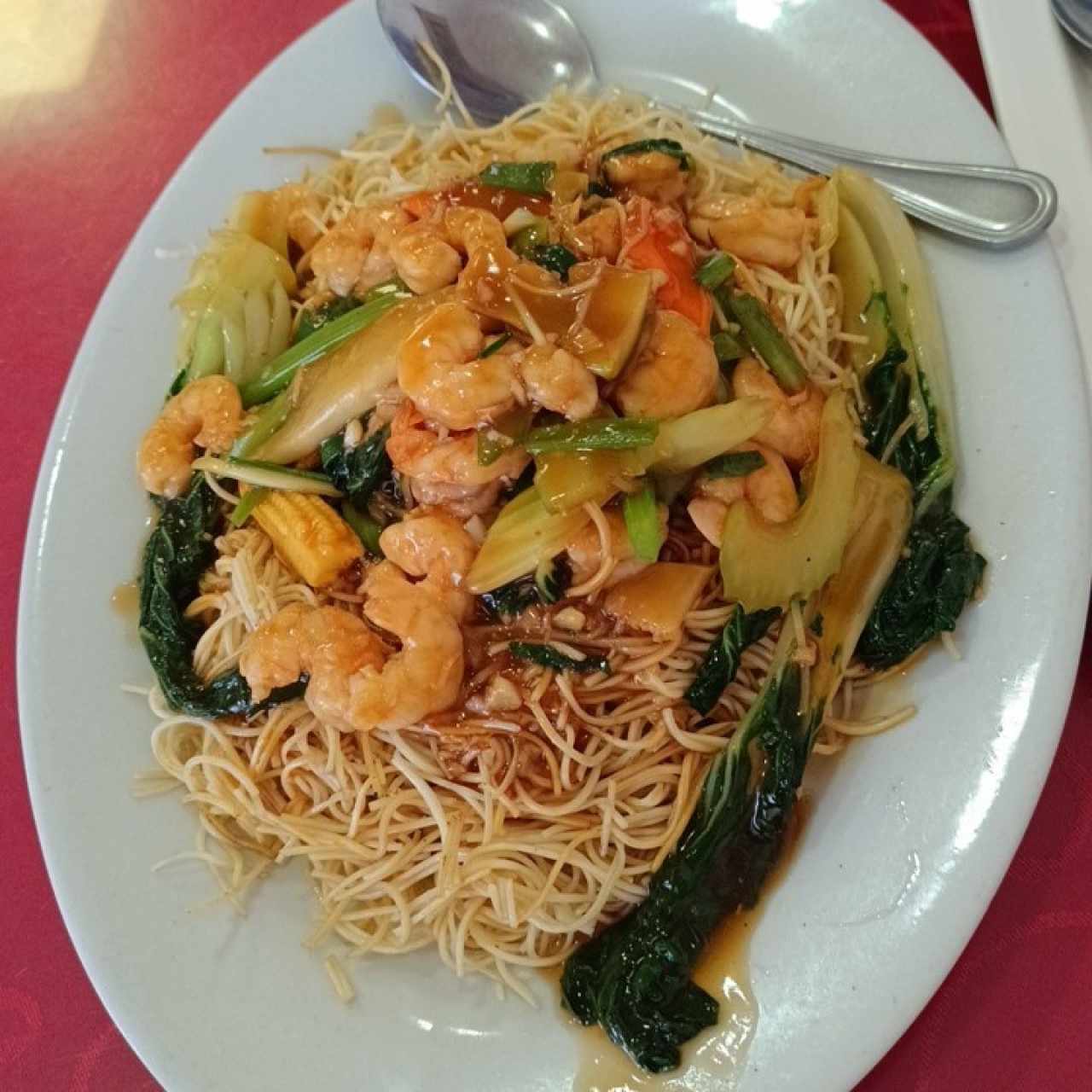 Chow mein de camarón 