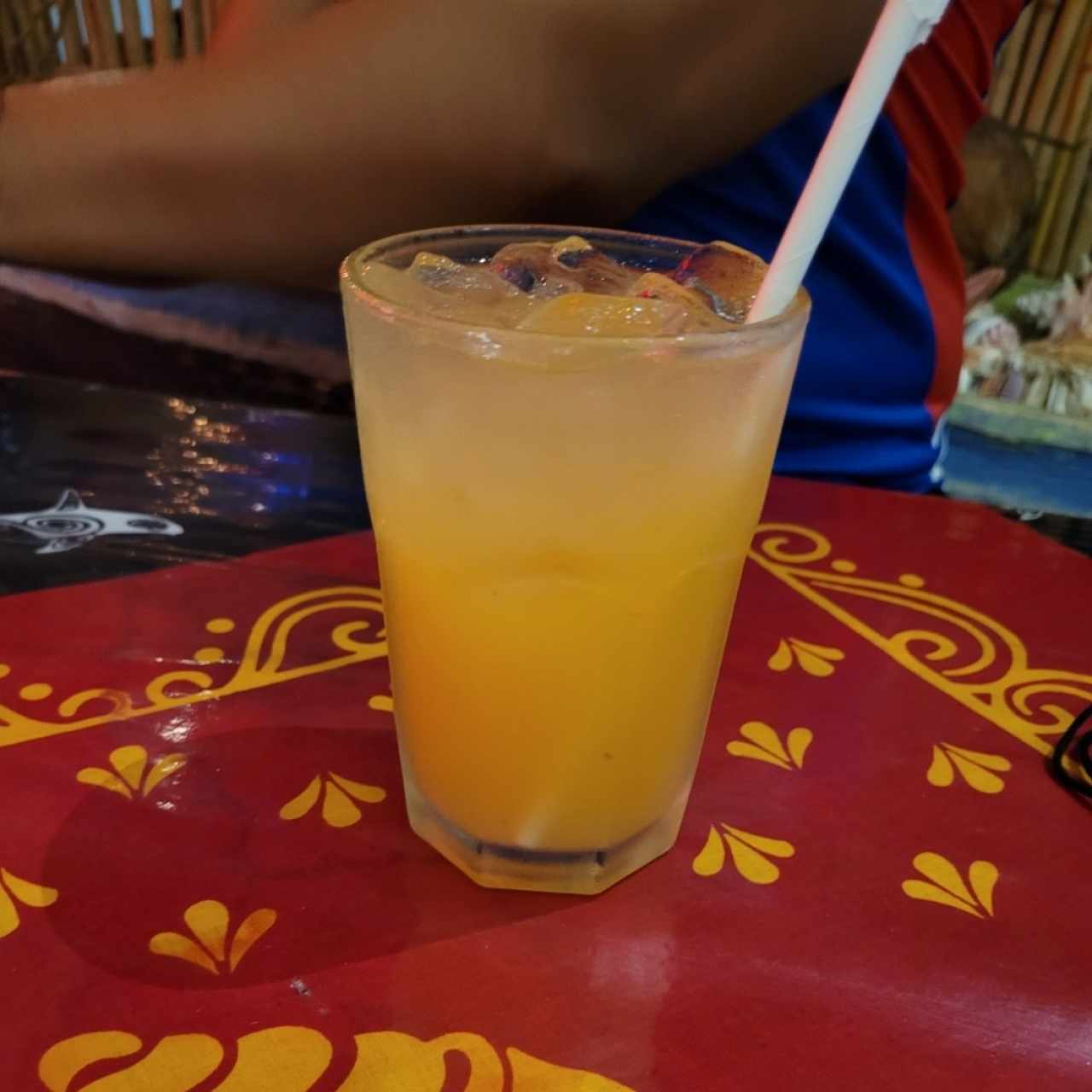 jugo de piña y maracuya