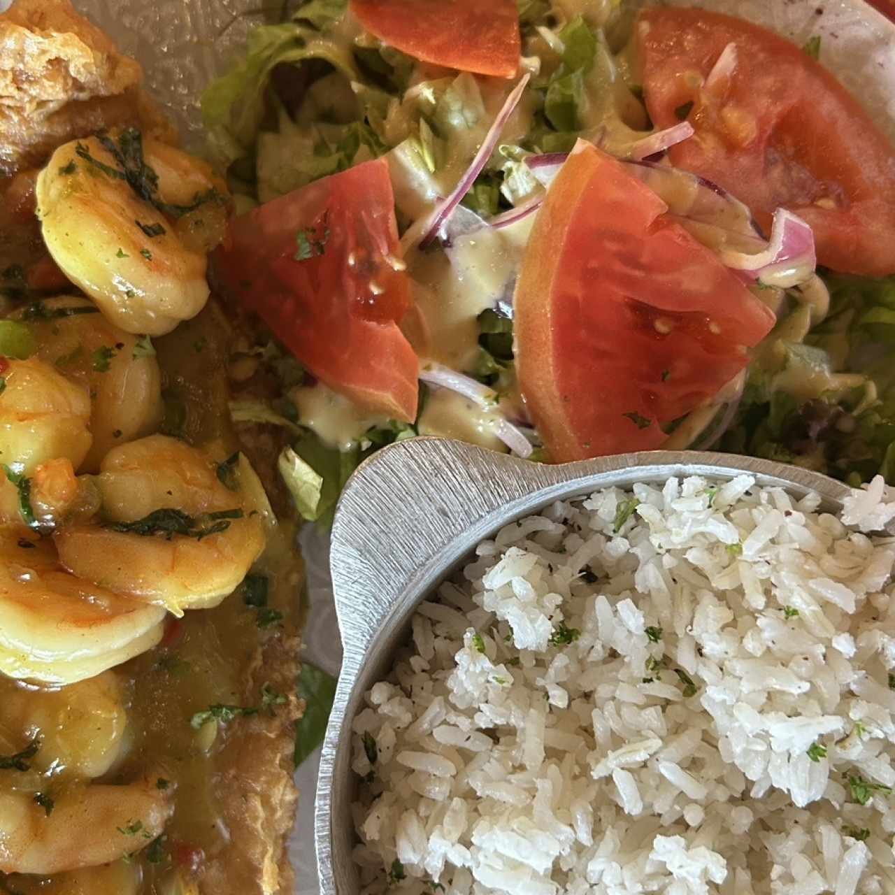 Filete de Pescado con Corona de Camarones