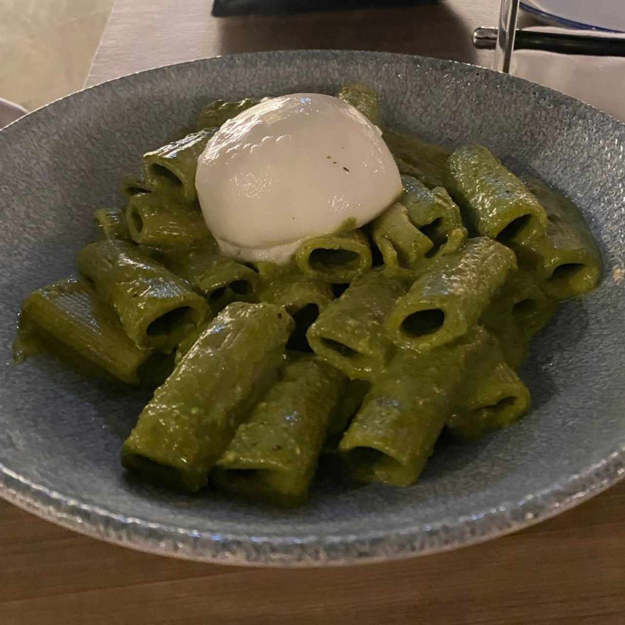 Pesto y Burrata