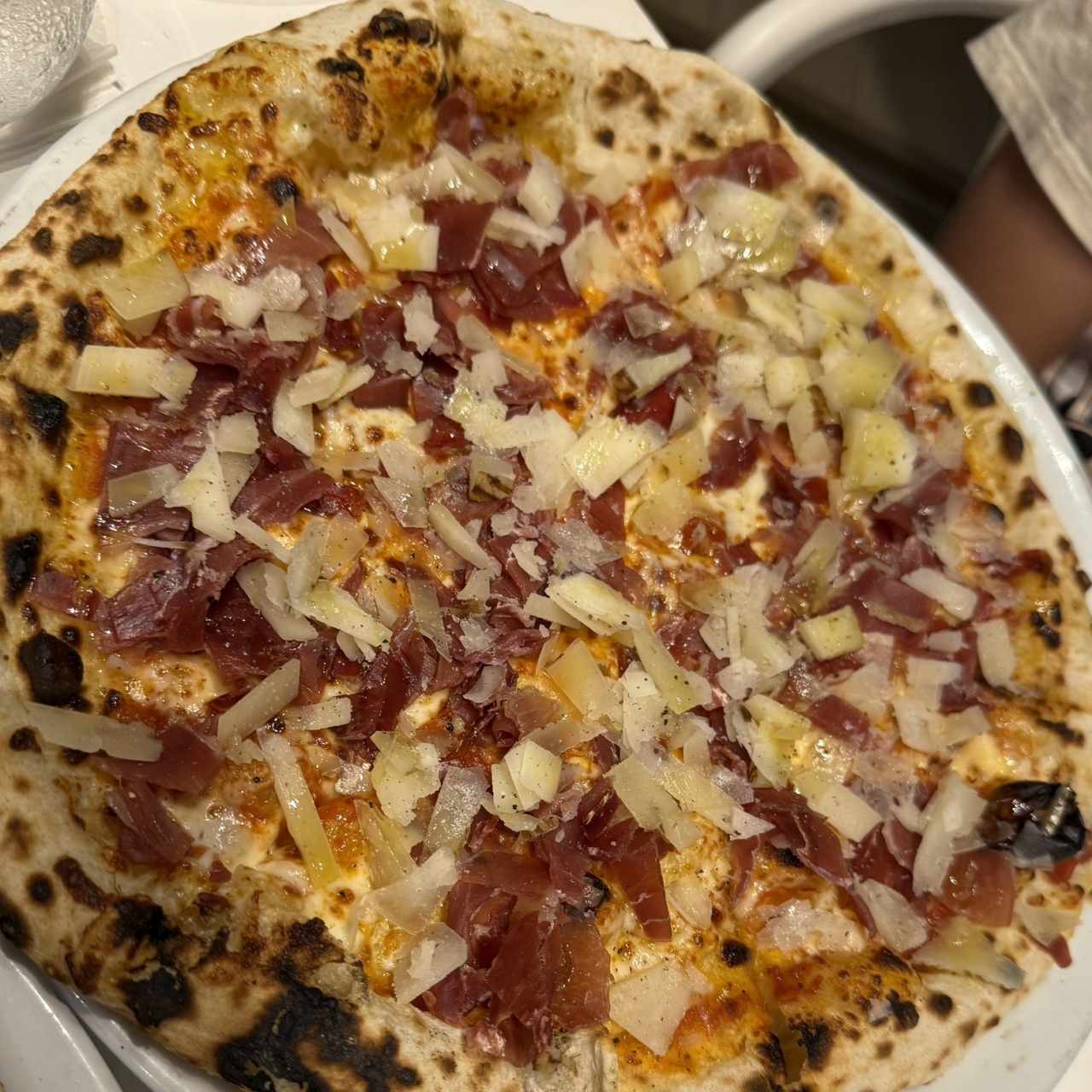 Pizza jamón y Manchego