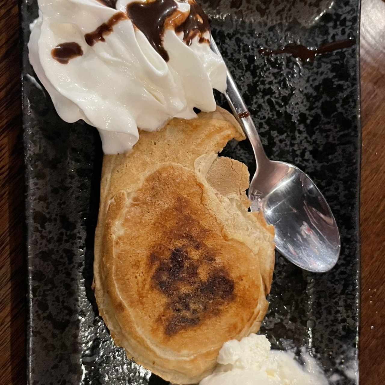 Pancake con nutella y helado