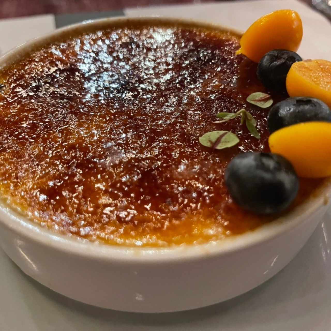 Creme Brulée de Vainilla y Piña Caramelizada