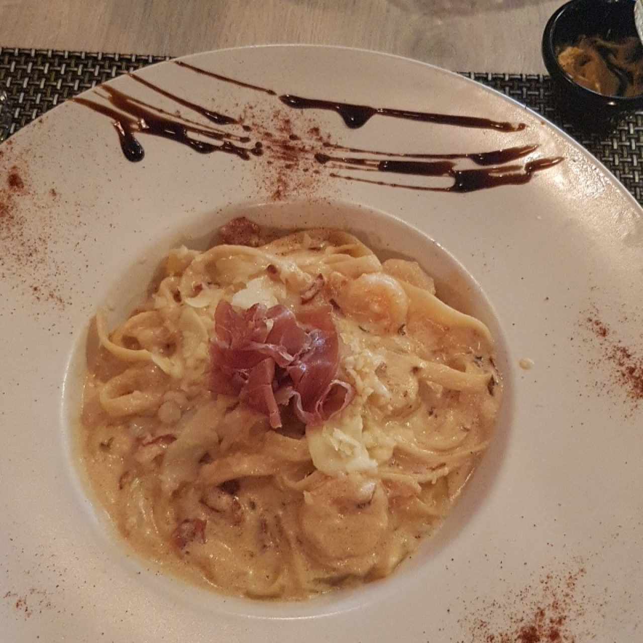 Fetuccine a la Strega con camarón