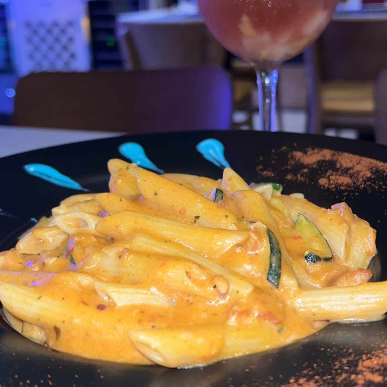 Penne con Salmón y Zucchini