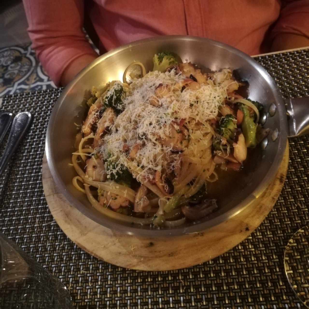 Linguini con pulpo y Brócoli 