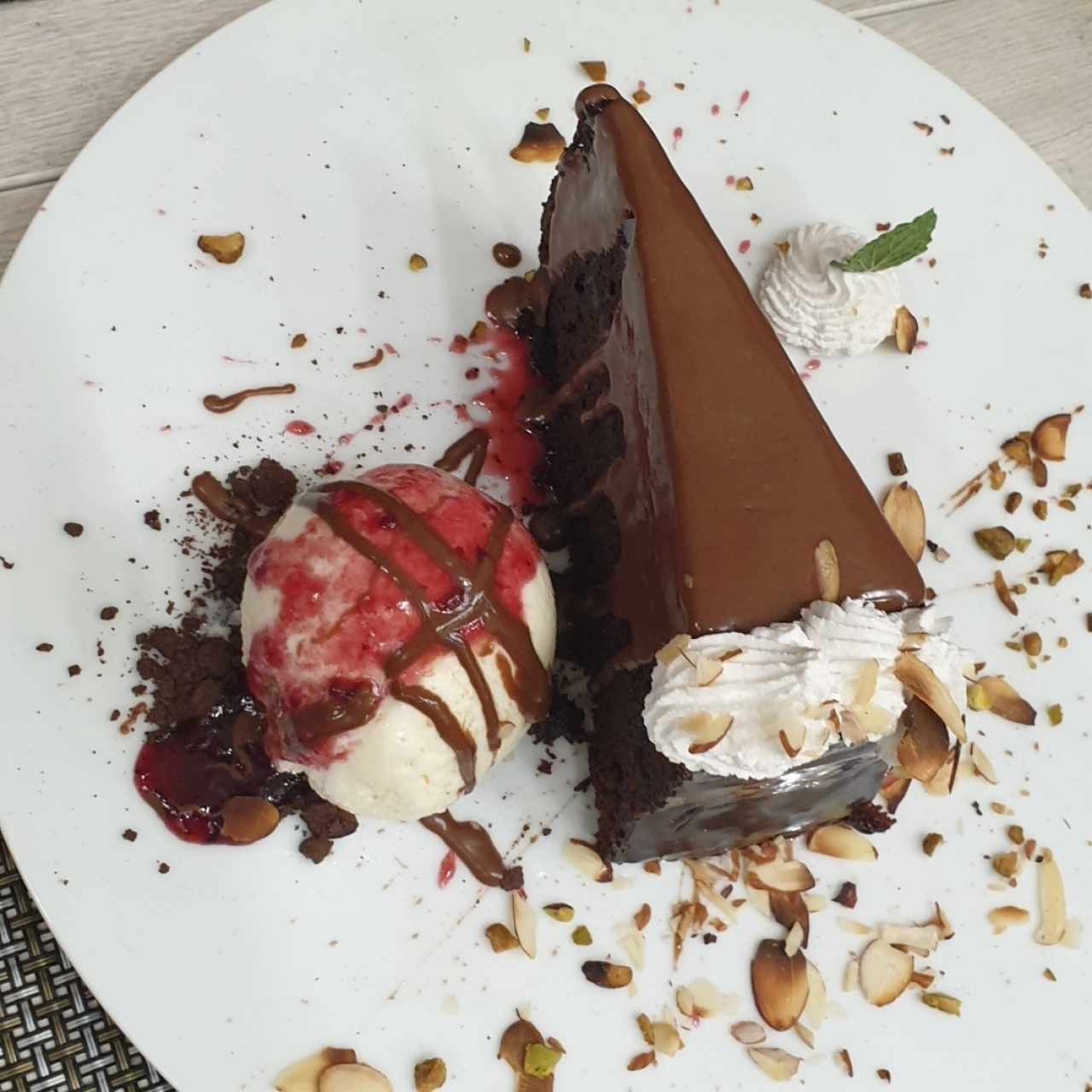 cake de Chocolate con helado👍🏻