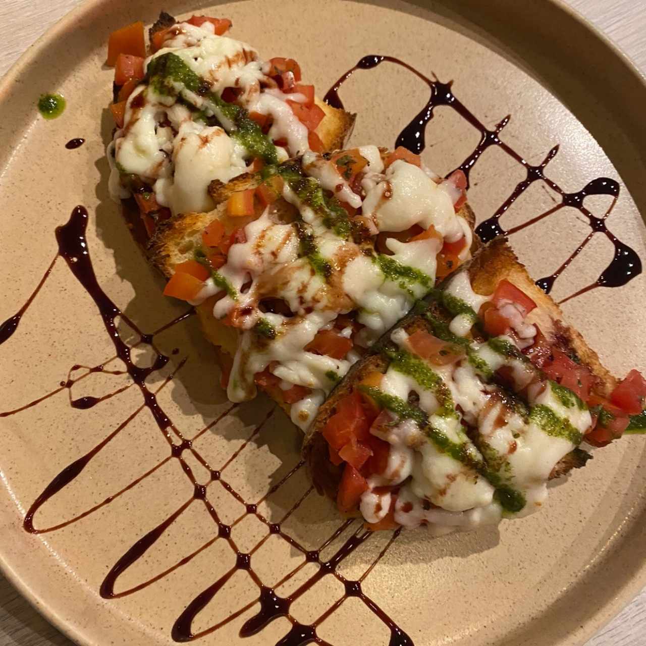 Brusccheta a la pomodoro gratinada