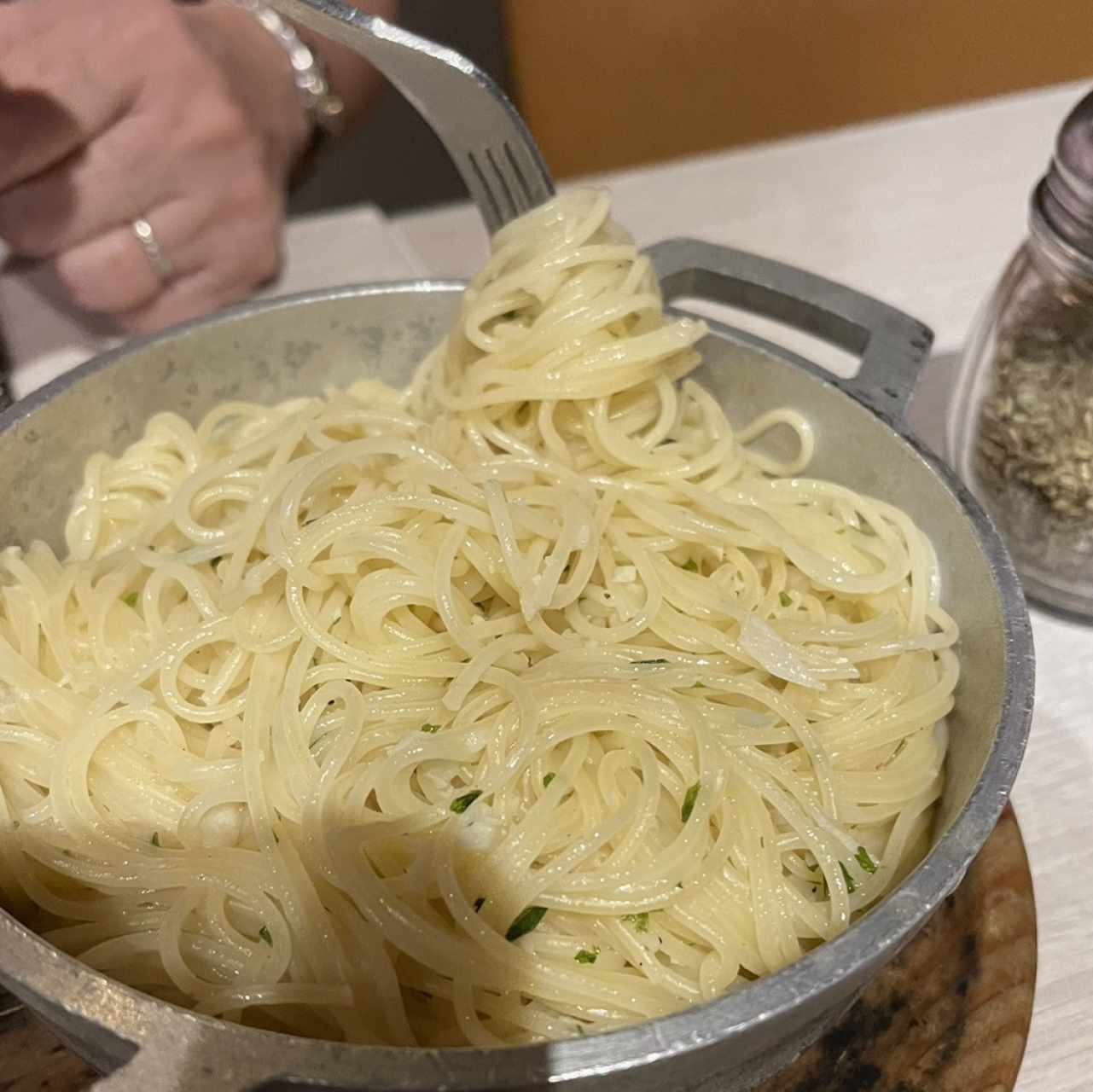 Pasta al oleo de acompañamiento