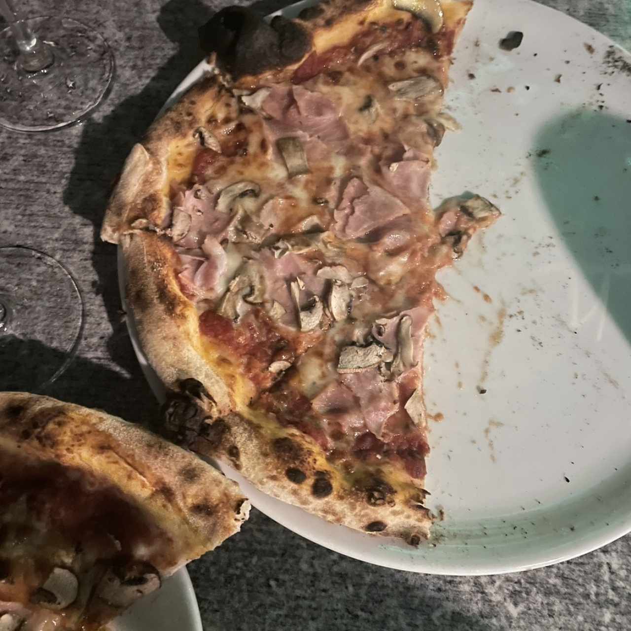 Pizza de portobell y prosciutto 