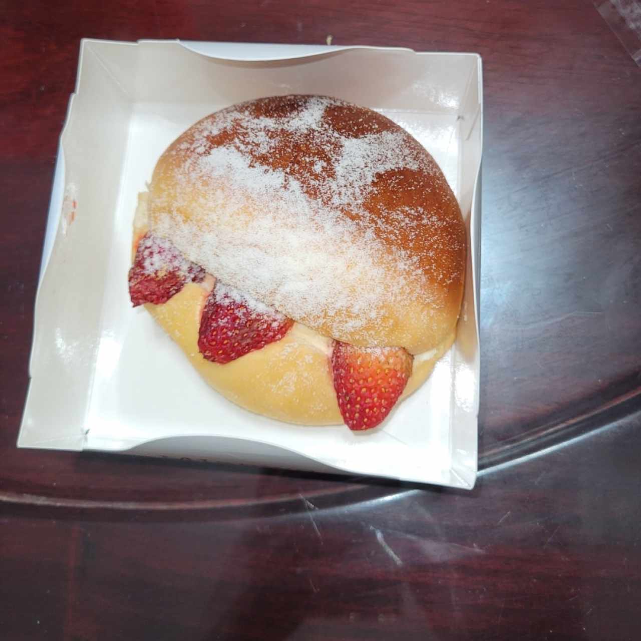 croissant de fresas con crema