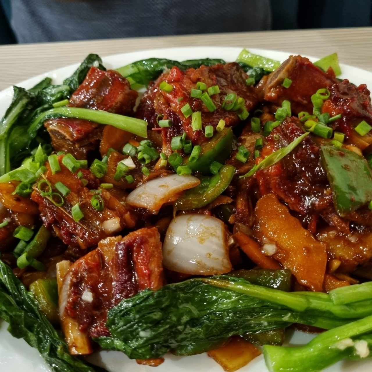 Costilla Asada con salsa de la casa 