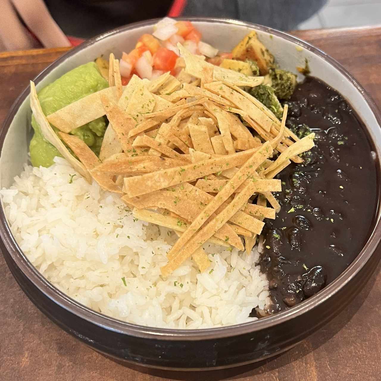 Mexican bowl con plantipollo