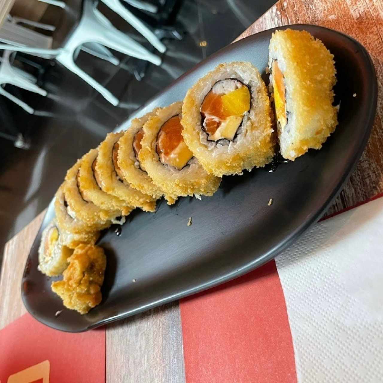 Salmon tempura roll