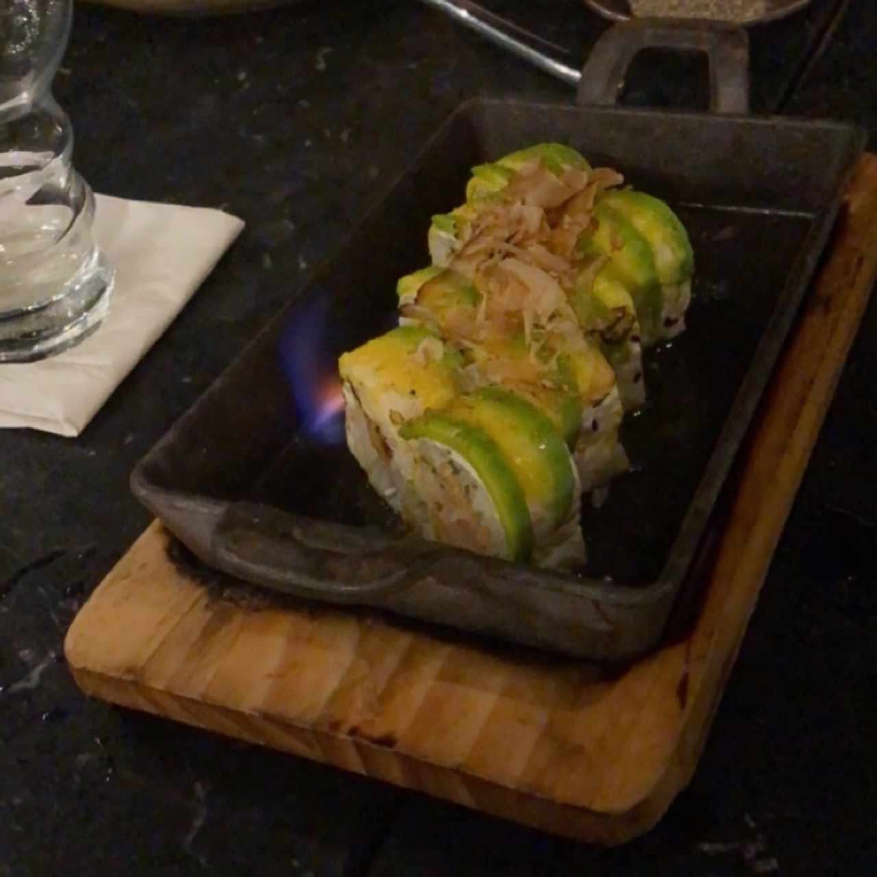 Rolls - Burning Flame Salmón
