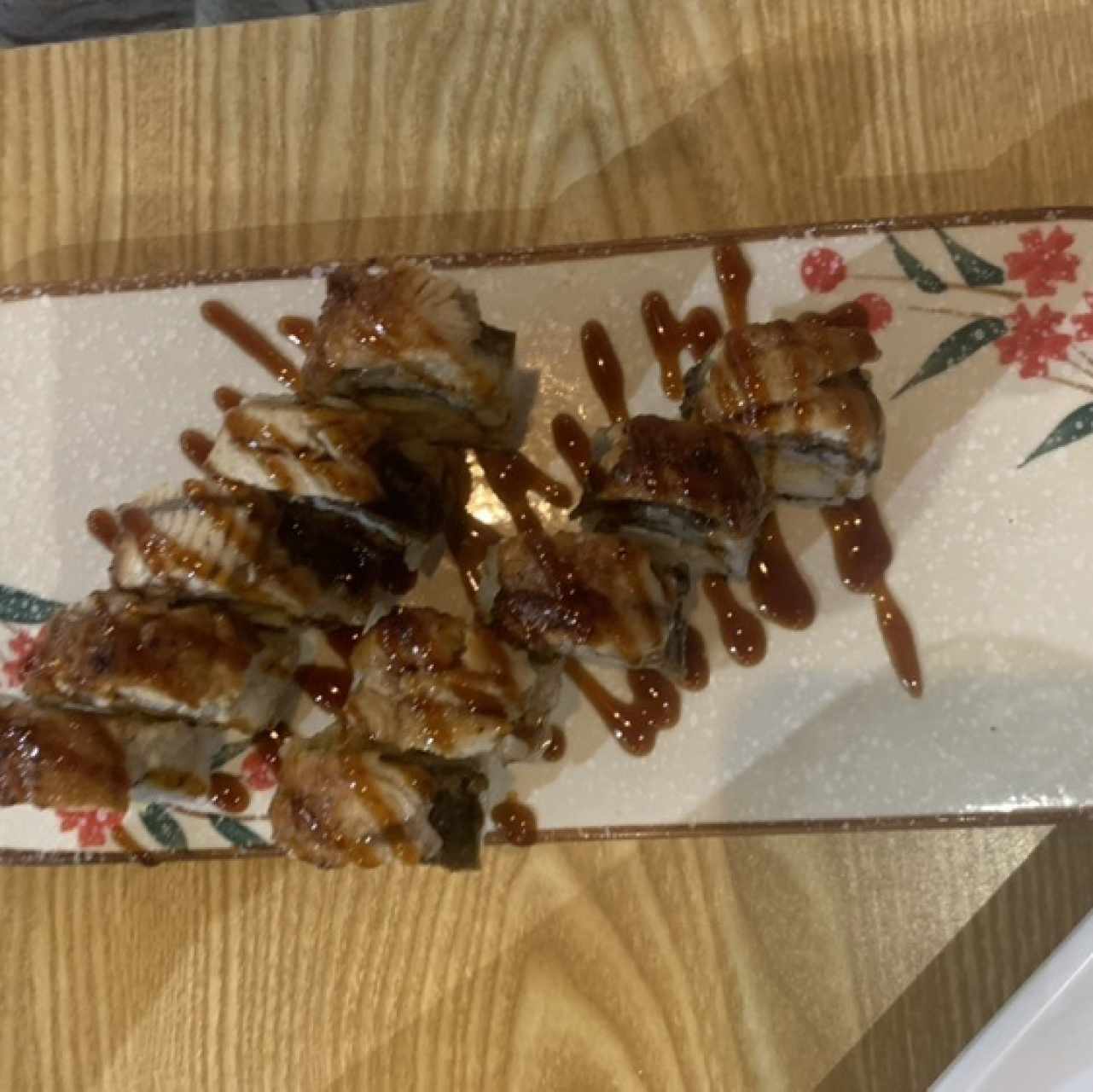 Sushi unagi dragón roll
