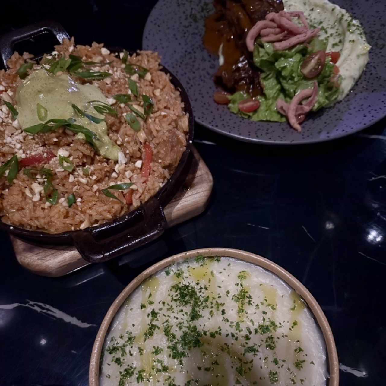 Arroz Cochinillo y Short Ribs con Mojito de Yuca