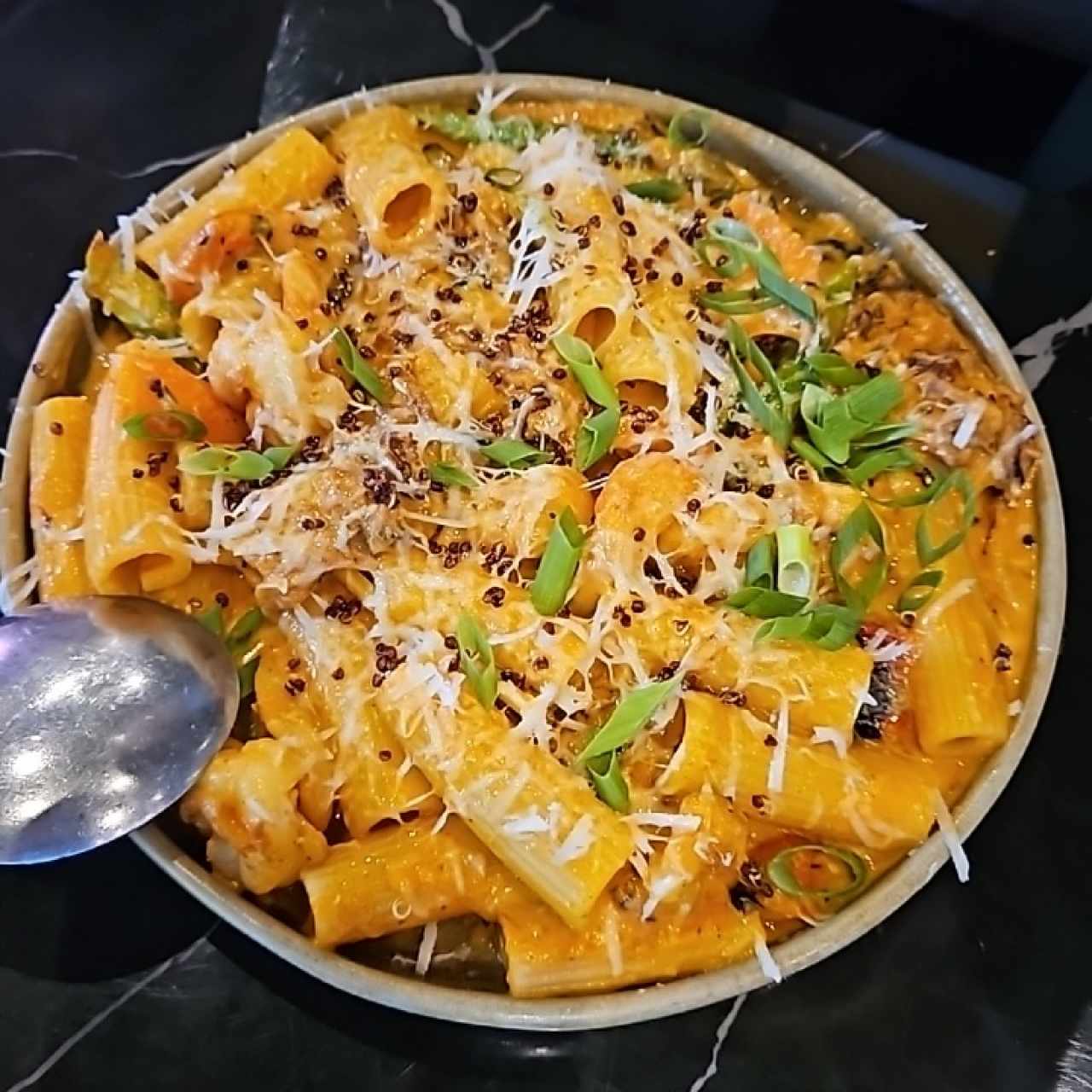 Rigatoni mar y tierra
