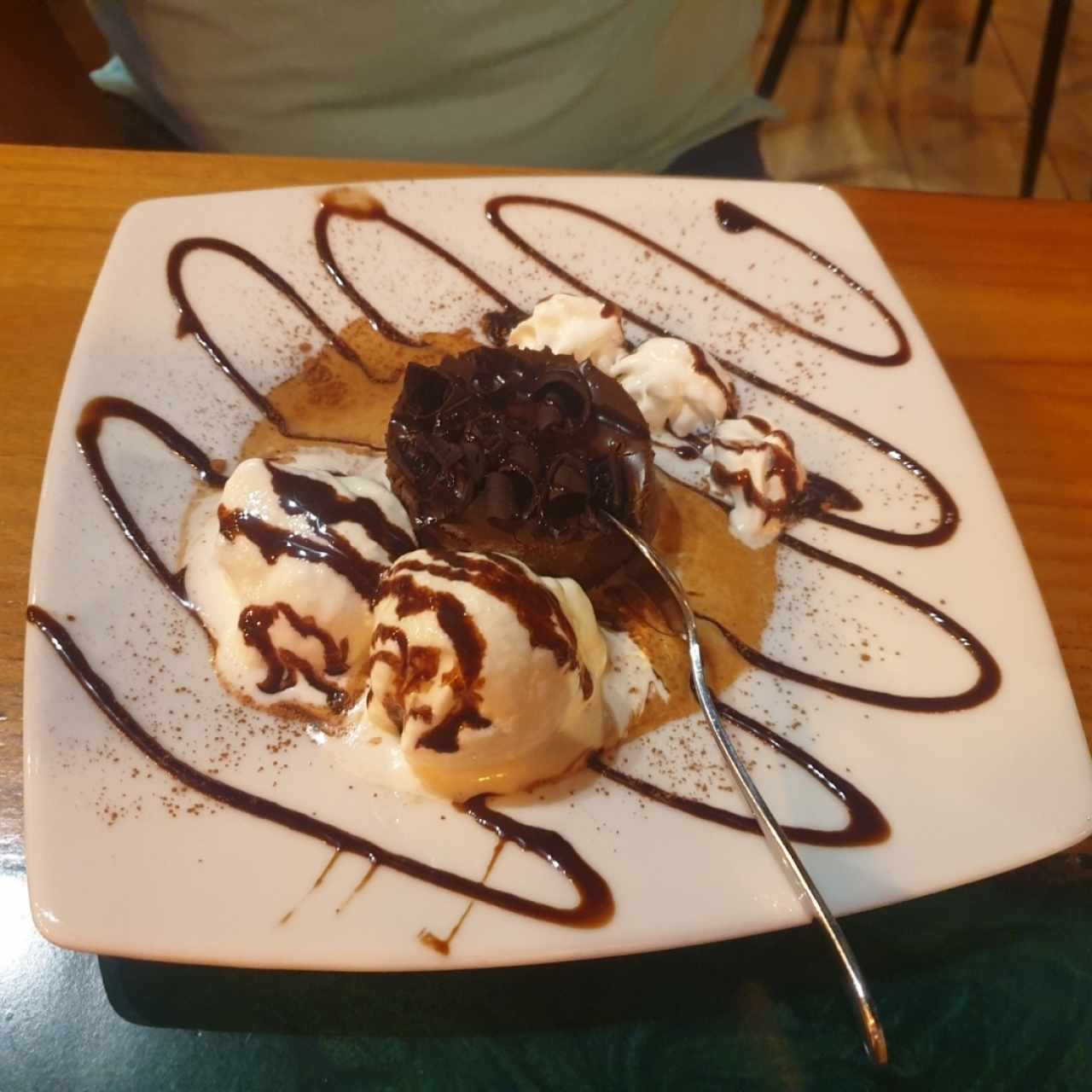 Moose de Chocolate con helado de vainilla