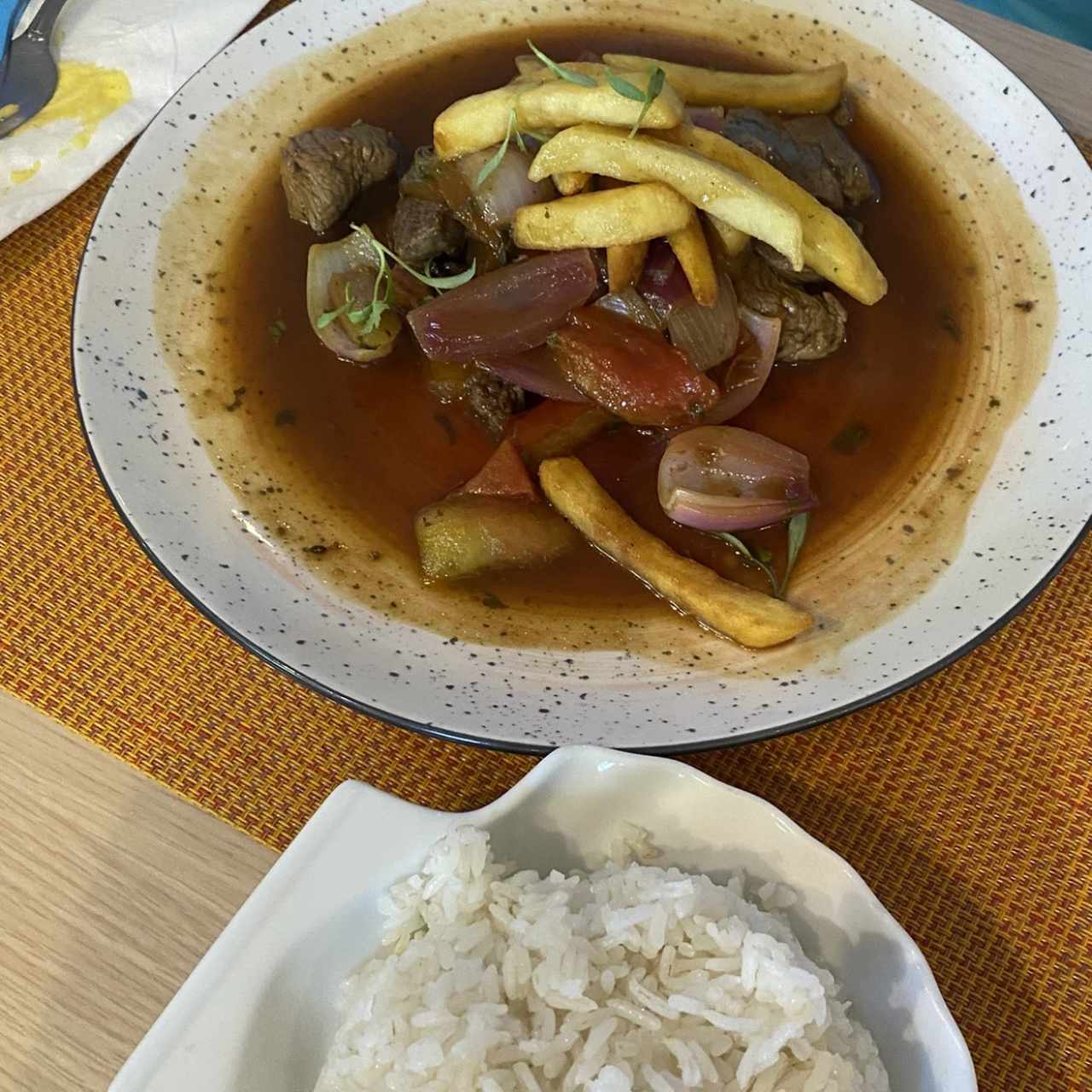 Carnes - Lomo Saltado