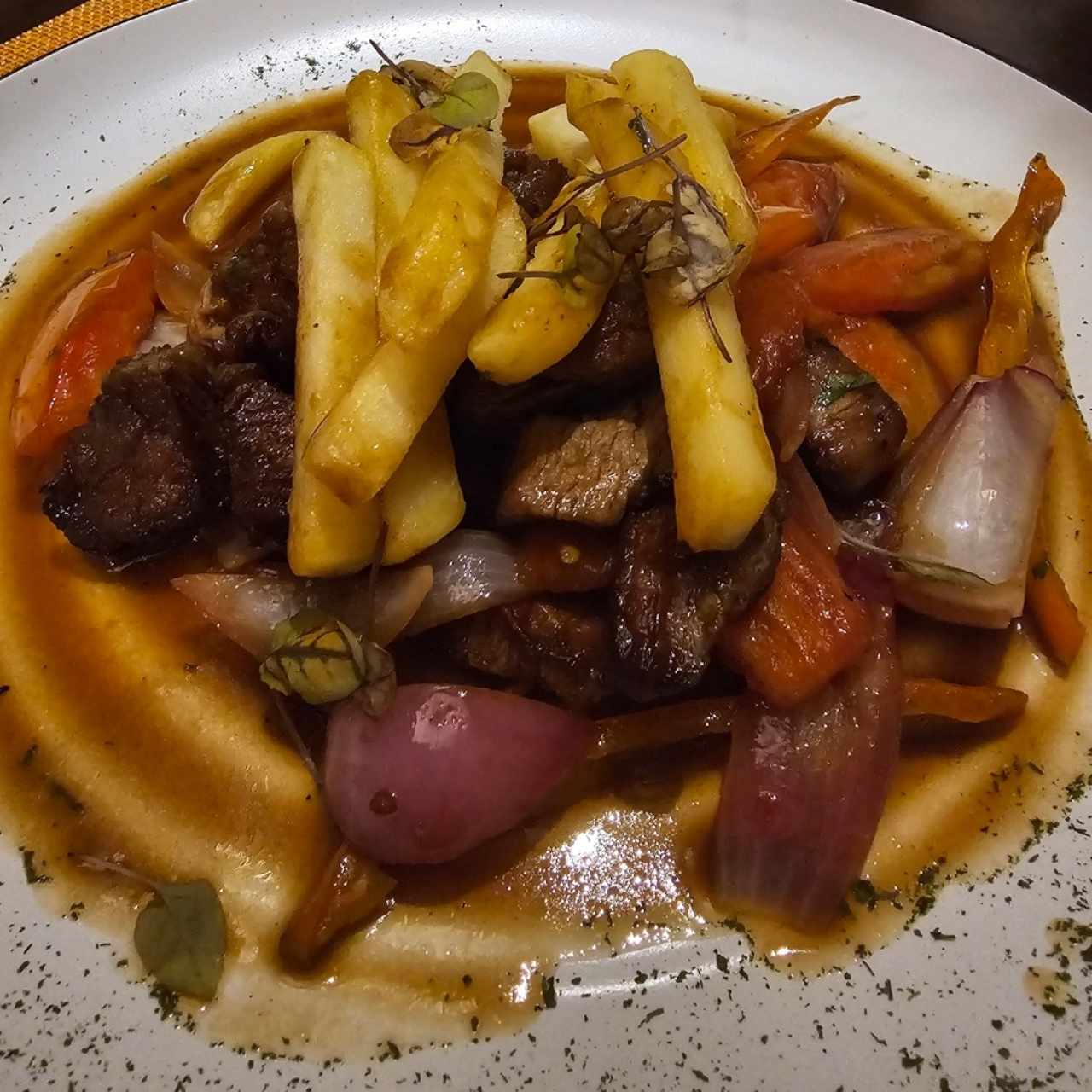 Carnes - Lomo Saltado