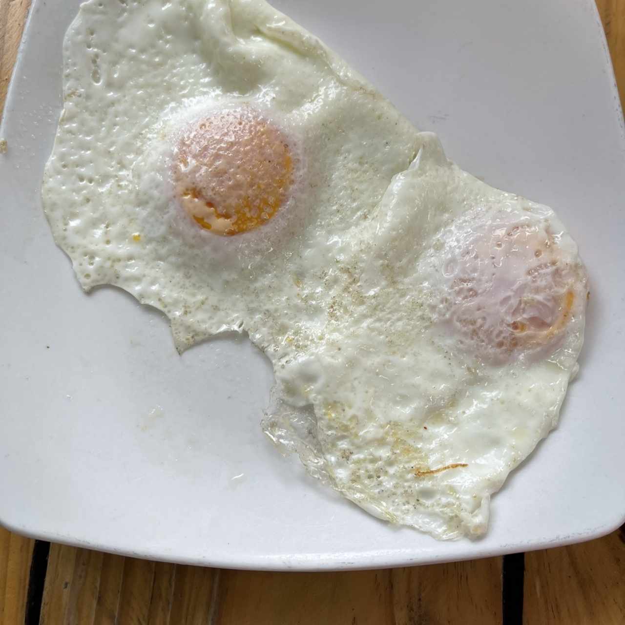 Orden de dos huevos