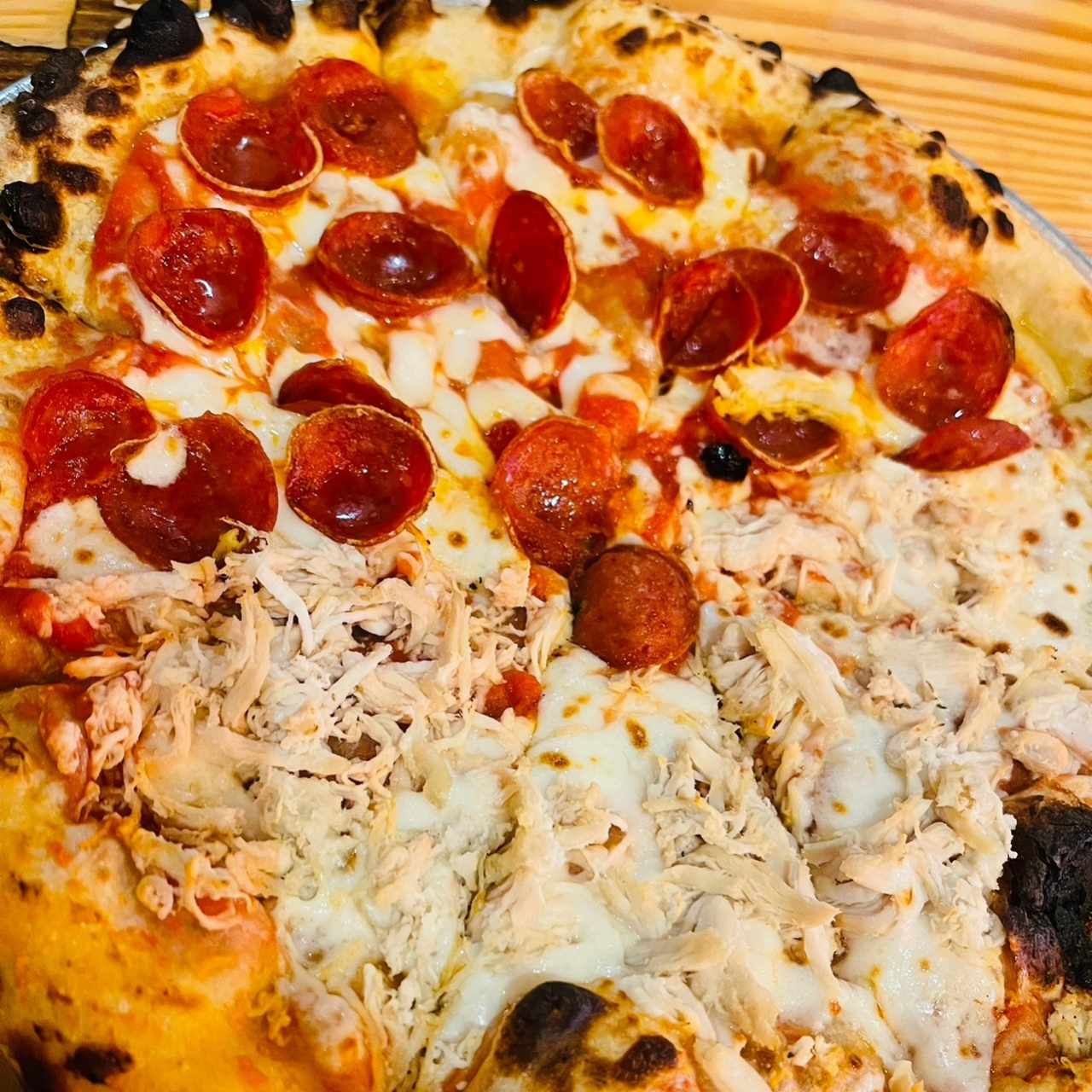 Pizza de Pepperoni con Pollo 10”