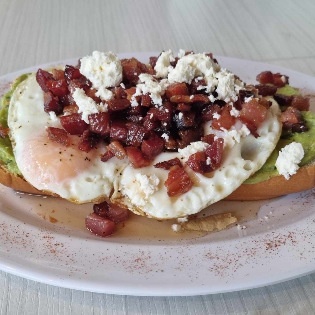 Desayunos - Avocado Bacon Toast