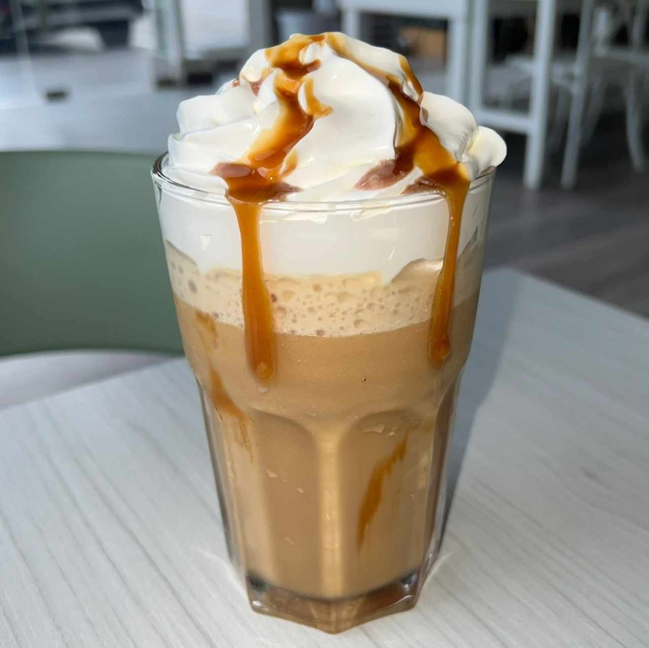 Frappe de café con caramelo