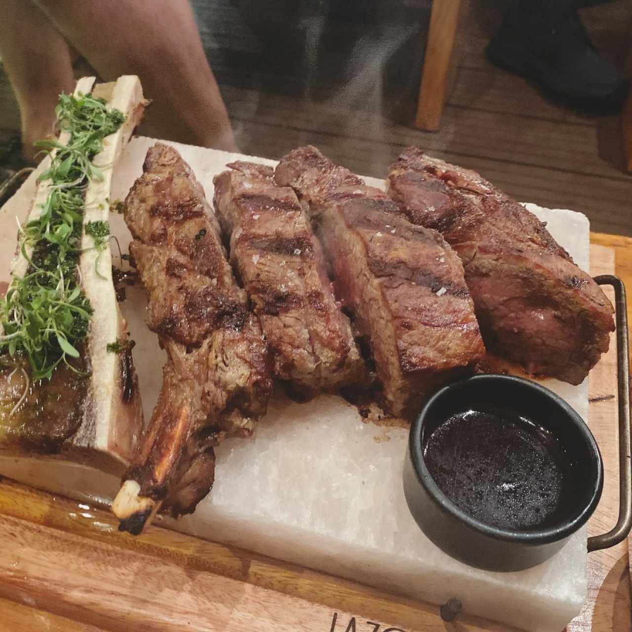 RIB EYE CON HUESO TUETÁNO