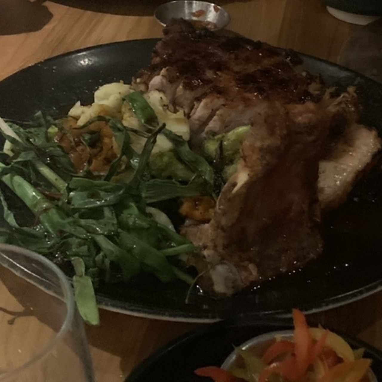 Chuletón de cerdo al carbón