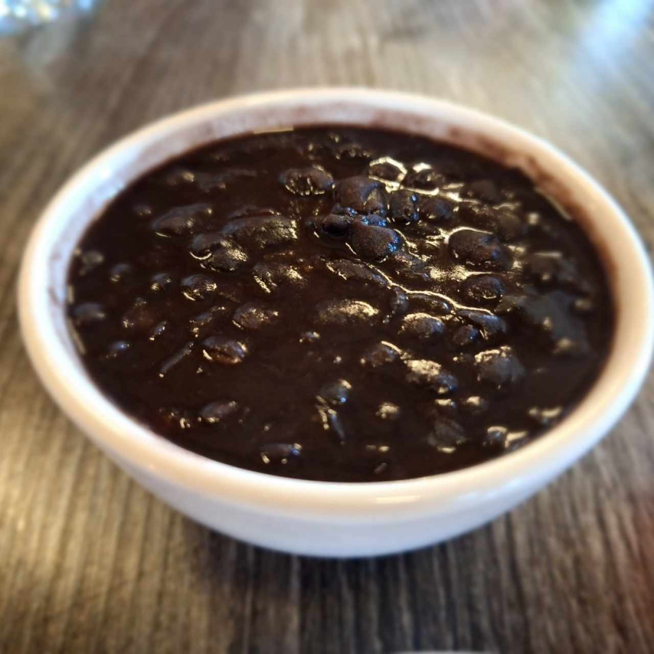 Frijoles negros, con muy rico sabor 