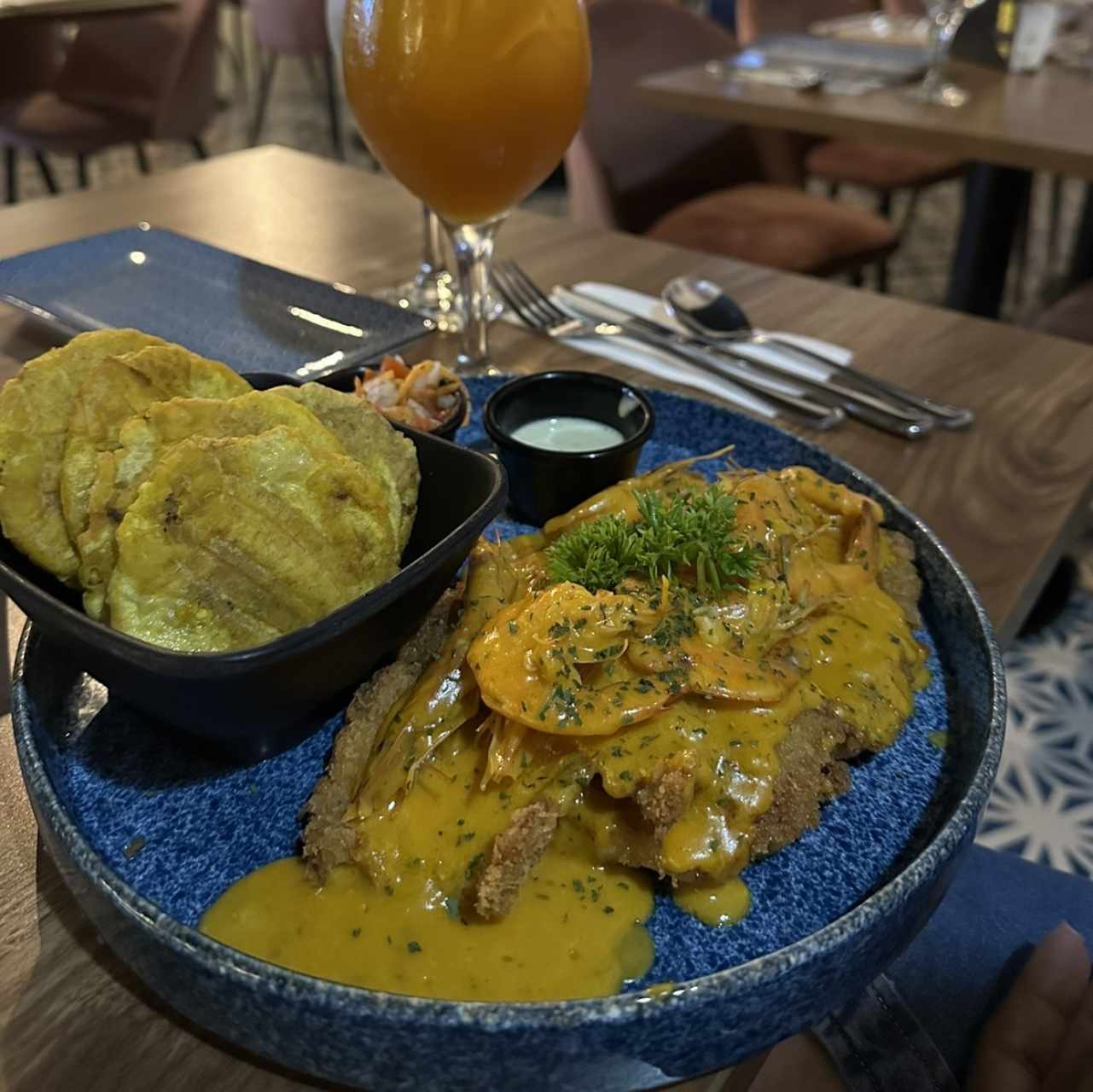 Pescado/ Filete Coronado con Camarones