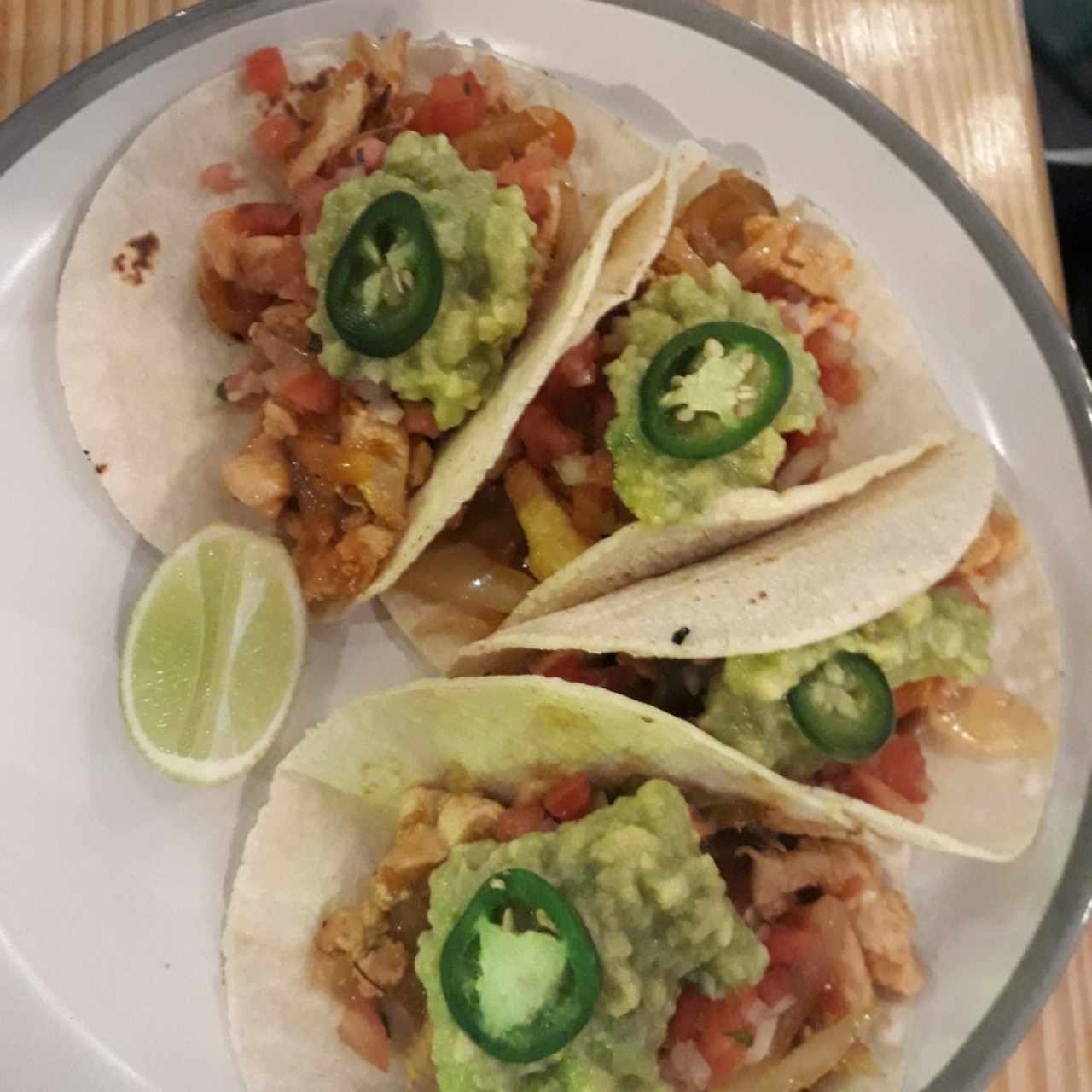 Tacos - Tacos de Pollo (extra de guacamole)