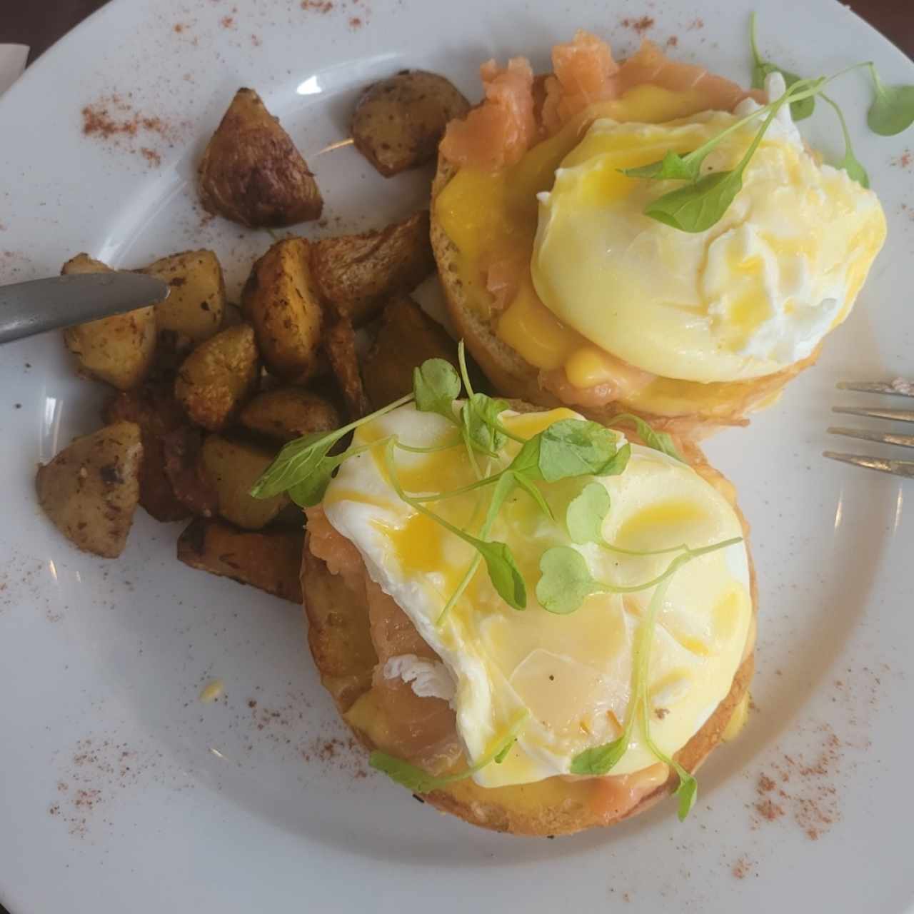 Desayunos Salados - Huevos Benedictinos con Salmón 