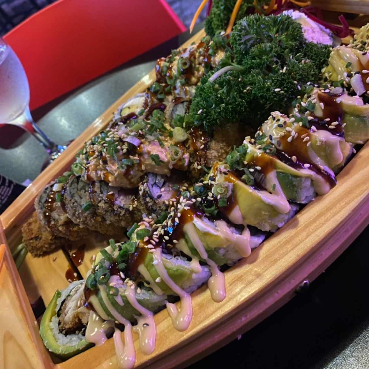Barco de sushi variado 