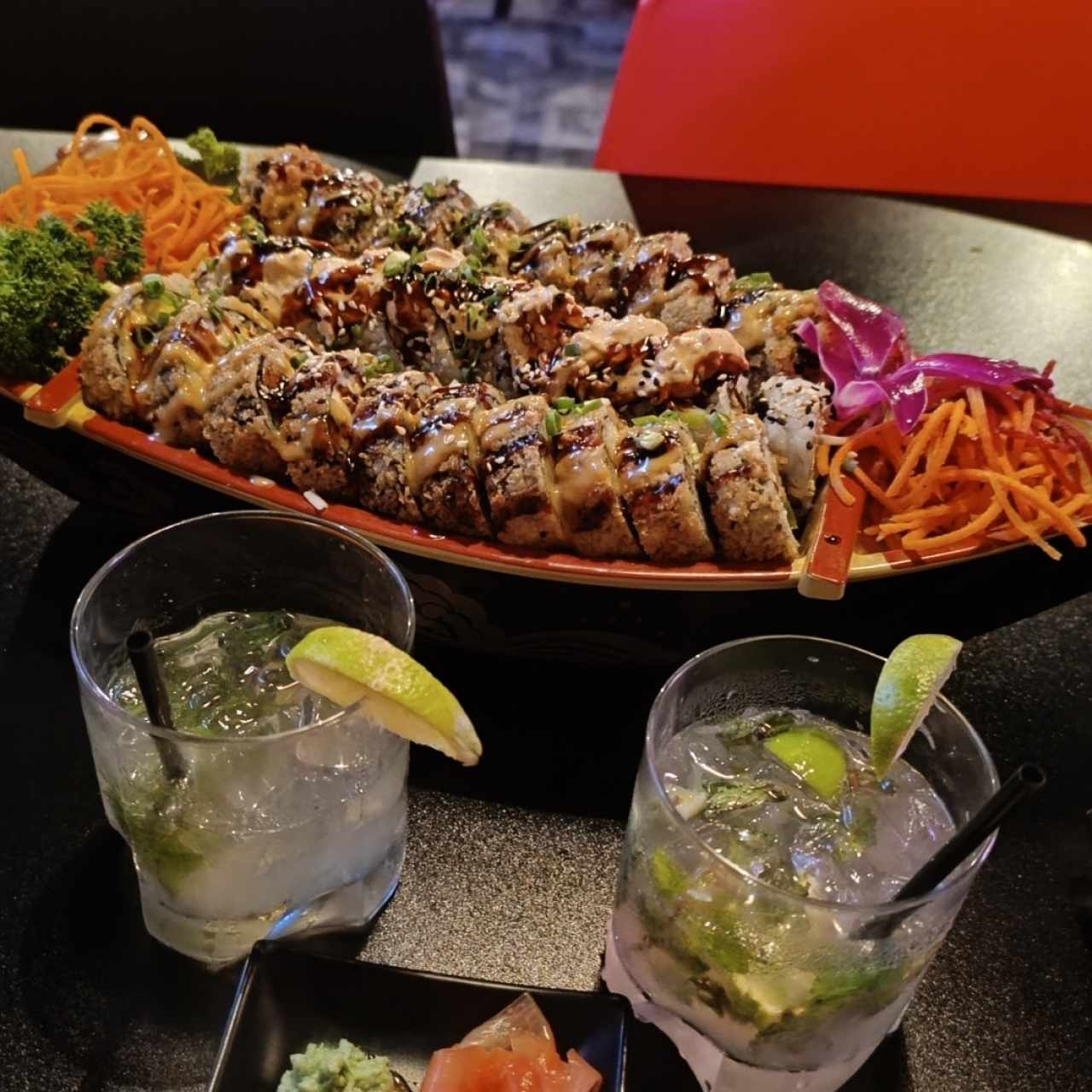 Barco de sushi (Tokio, dinamita especial y Ebi Crunchi Roll) 